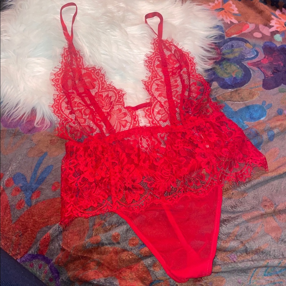 Adore Me NWT Sz Med Annushka Unlined Vibrant Lace Chemise in Barbados Cherry 🍒
